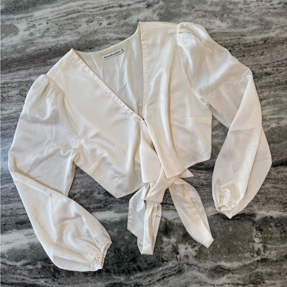 Abercrombie & Fitch satin wrap around balloon sleeve top size medium